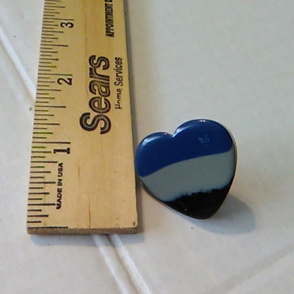 New Heart shaped earrings - Picture 4 of 4